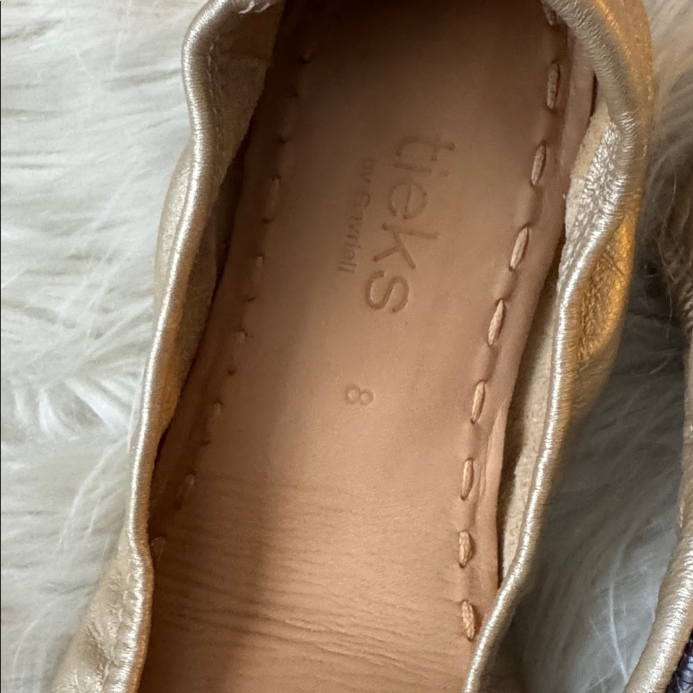 Tieks LIMITED EDITION Metallic
Champagne Size 8 - Picture 6 of 6